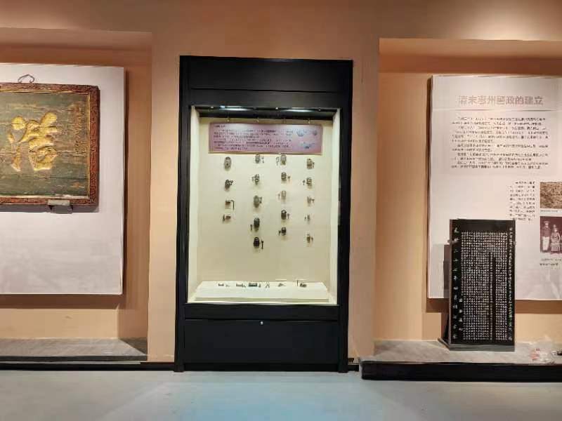 惠州警察博物館展柜 (5).jpg